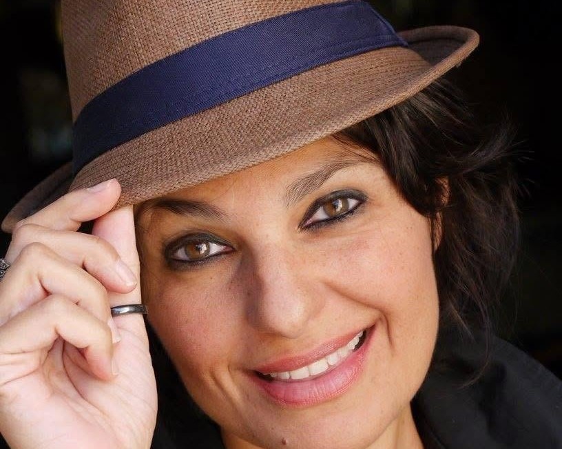 Da Roma alla terra di Lorca: l’attrice Ornella Giusto debutta in Spagna per il 50° anniversario del “5 a las 5” a Fuente Vaqueros