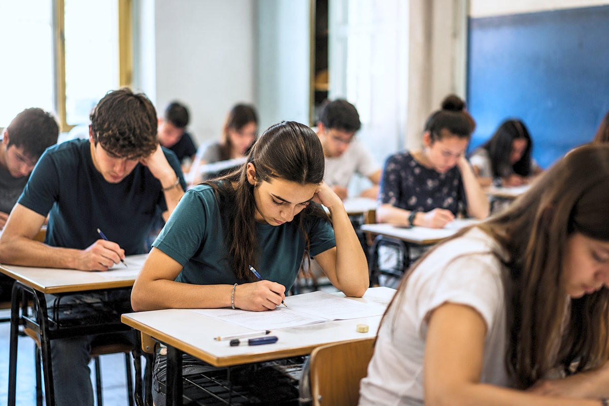 Maturità 2026, le tracce del tema puntano sulla complessità: meno nozioni, più consapevolezza