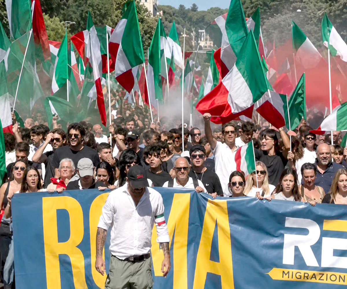 Roma, il ritorno dei fantasmi: tra inni al Duce e remigrazione, la feccia fascista sfila nella Capitale