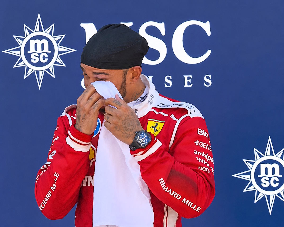 Hamilton trionfa a Barcellona: prima vittoria con la Ferrari e fine del dominio Mercedes nella stagione in corso
